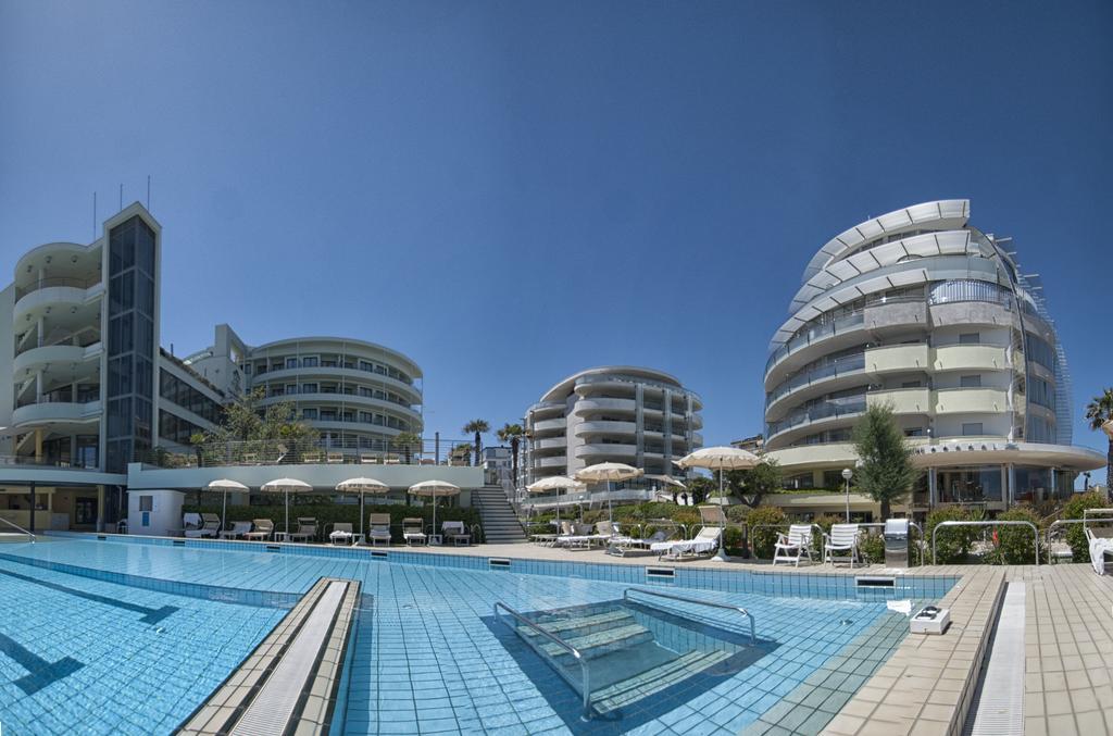 Hotel Le Palme - Premier Resort Milano Marittima Exteriör bild